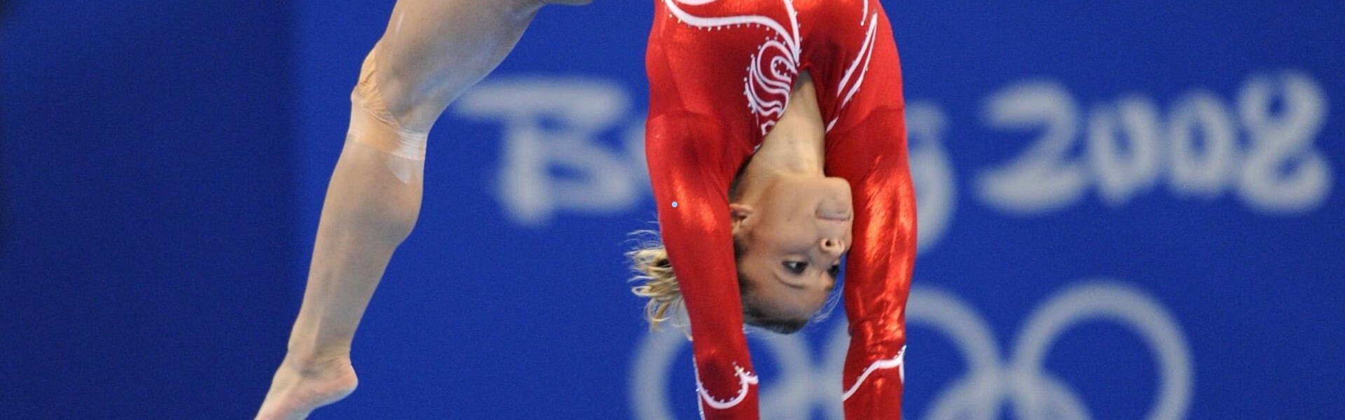 华体会体育app-周五西甲焦点战，巴伦西亚迎战马洛卡，攻防对决与中场较量分析