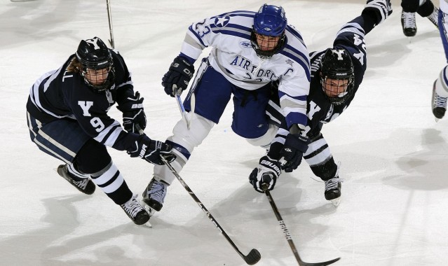 华体会体育-马特乌斯滑雪意外受伤接受肩部手术，克罗斯临时担纲欧联杯解说引发热议