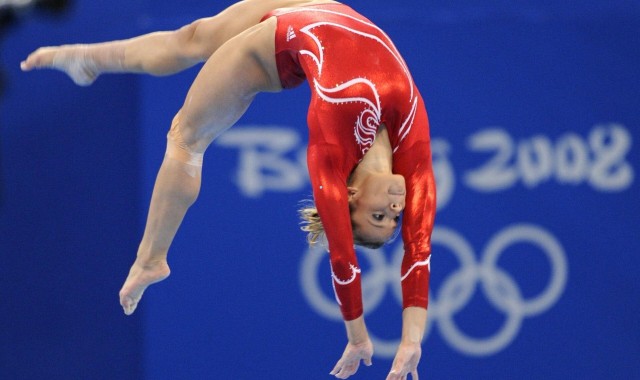 华体会_地砖几近崩裂！跳绳小将释放洪荒之力震撼赛场