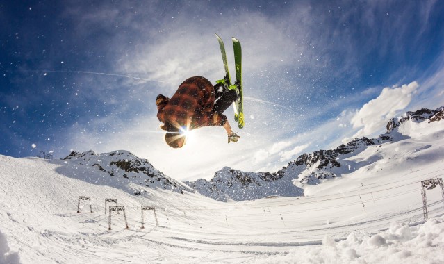 华体会app-官方确认，前上海申花外援安德烈-路易斯加盟巴甲米拉索尔，开启生涯新篇章