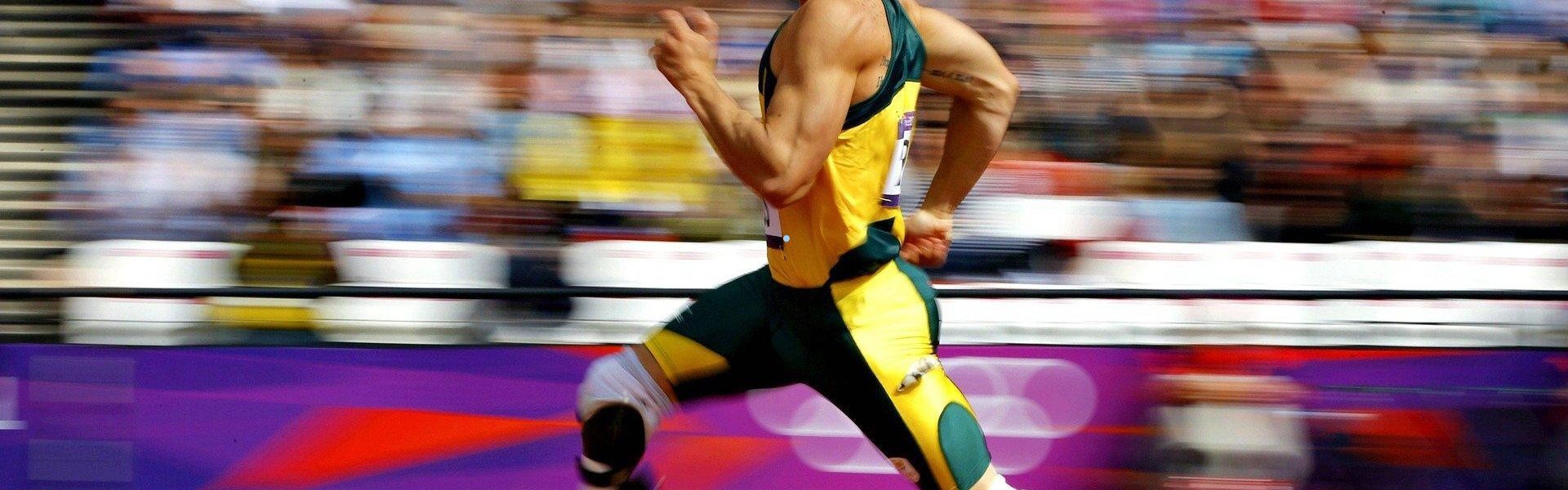 【华体会app】未来之星闪耀NCAA！AJ·迪班萨惊天补扣引爆球探圈