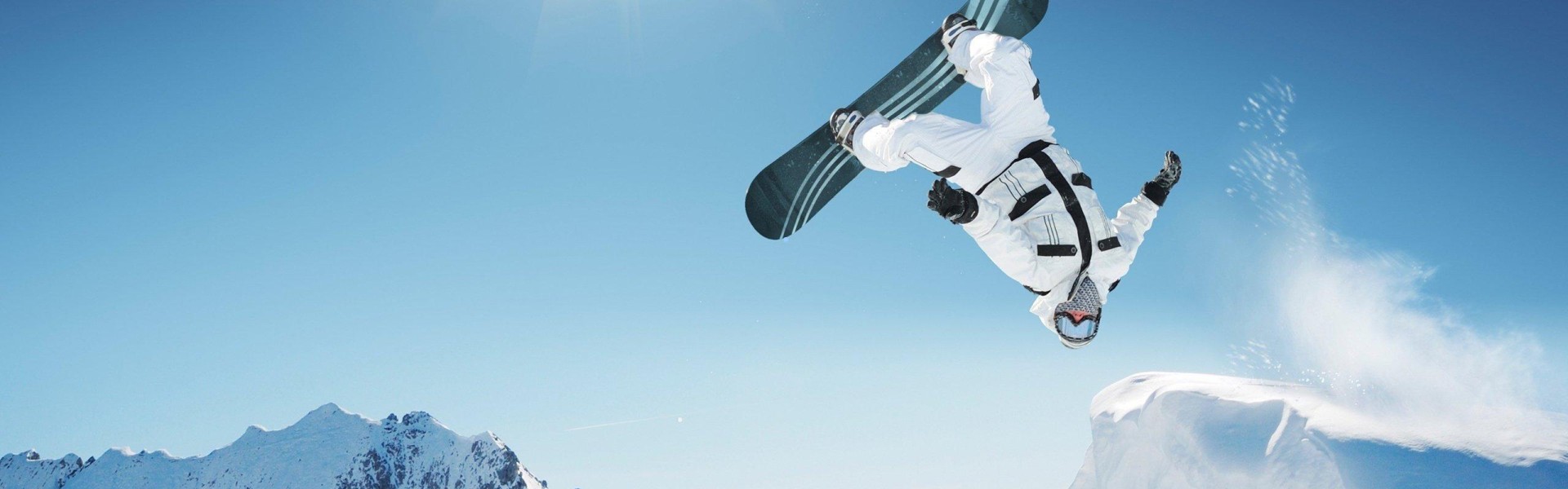 华体会_7月27日UFC巅峰之战，萨利科夫与里尔角逐中量级霸权