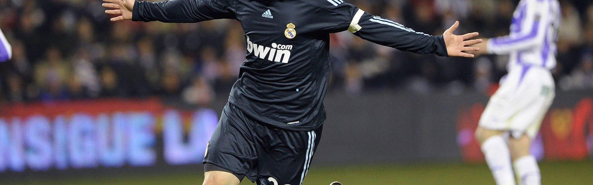 华体会_补时绝杀点燃激情！帕拉迪诺狂欢时刻，意甲劲旅客场力克强敌豪取三连胜