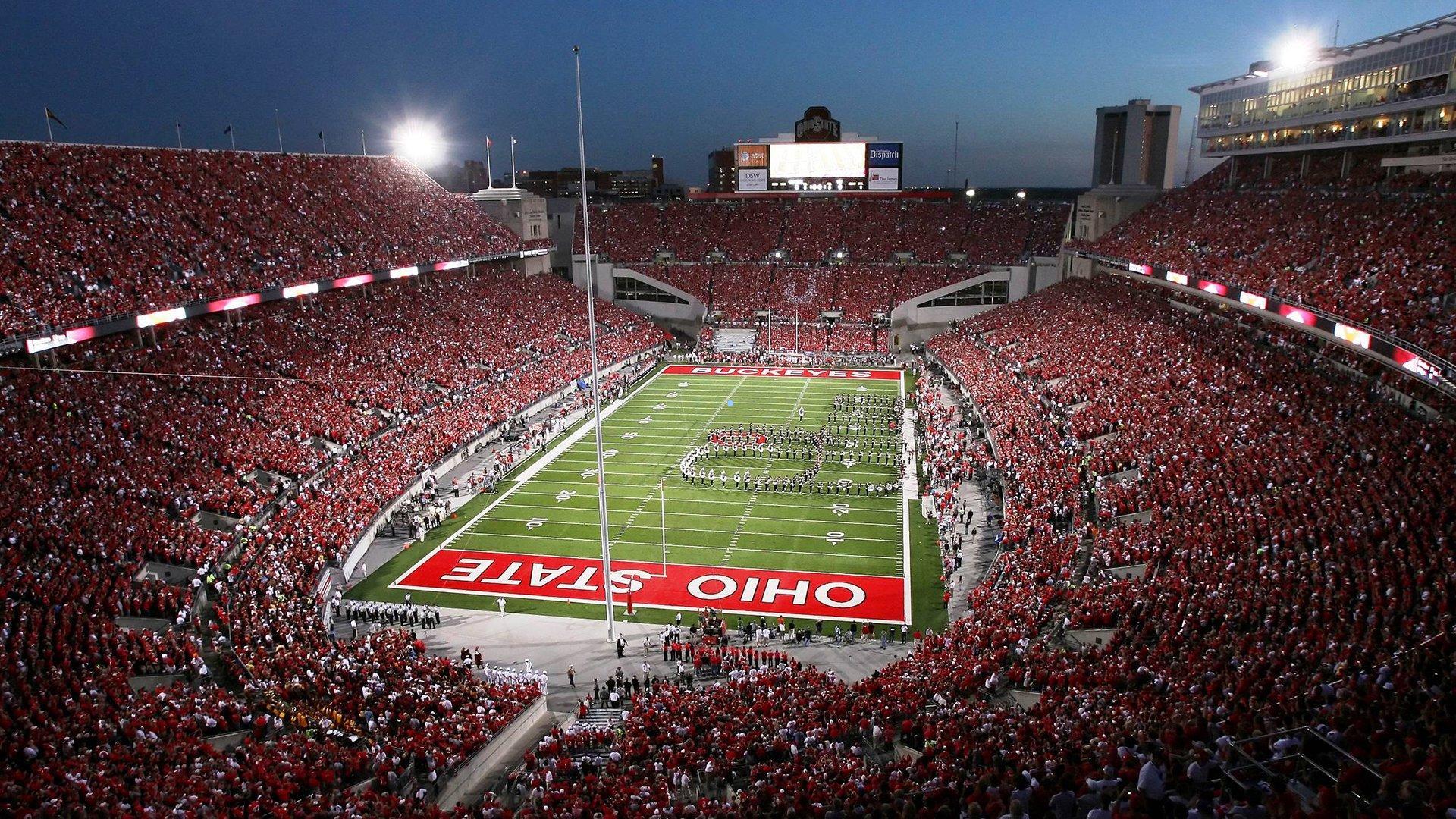 悲喜夜，巴萨八连胜凯歌高奏，维拉令曼联蒙羞64载，凯恩德甲破纪录狂飙