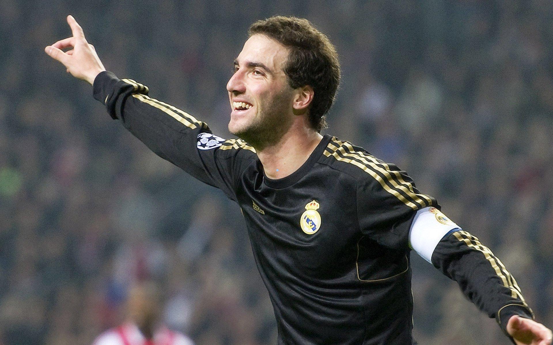 意甲焦点战，维罗纳与那不勒斯本赛季关键对决深度解析